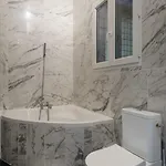 Family - 3br 10p - Trocadero *