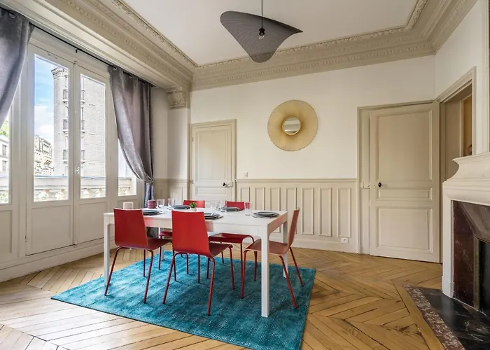 Family - 3br 10p - Trocadero *